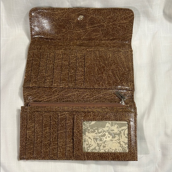 Guess Tri-Tone Wallet - Picture 5 of 8